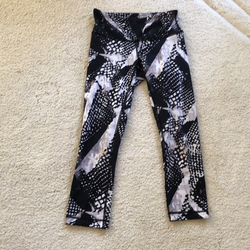 LULULEMON ATHLETICA Static Mist White Black Wunder Under Crop III Leggings